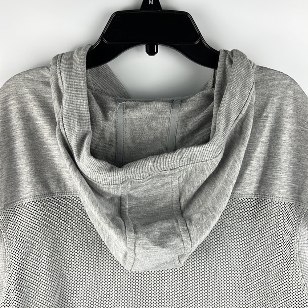 Yogalicious Hoodie Sz: Small - Picture 4 of 6
